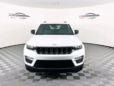 Used 2024 Jeep Grand Cherokee Limited AWD/4WD image 3