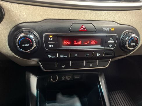 Used 2020 Kia Sorento S AWD/4WD image 32