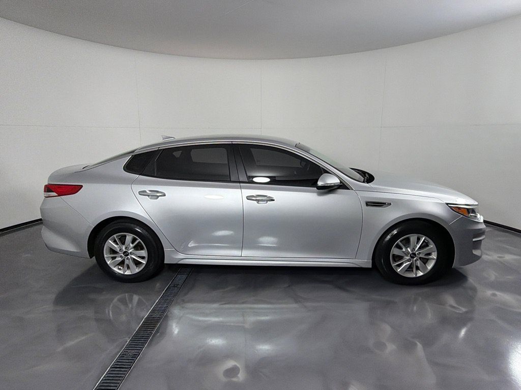 Used 2018 Kia Optima LX FWD image 4