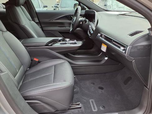 New 2026 Cadillac Lyriq Luxury RWD image 9