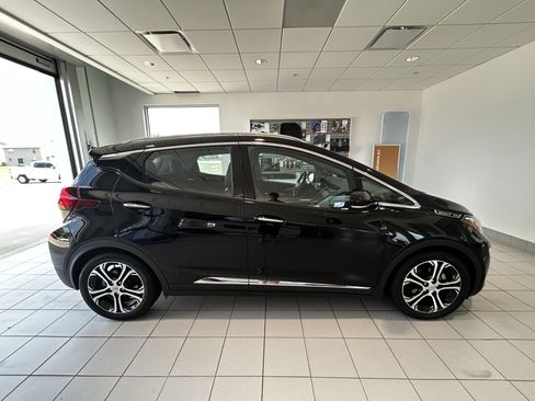 Used 2018 Chevrolet Bolt Premier w/ Driver Confidence II Package FWD image 6