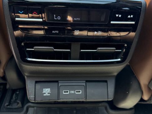 Used 2024 Acura MDX SH-AWD w/ Technology Package image 14