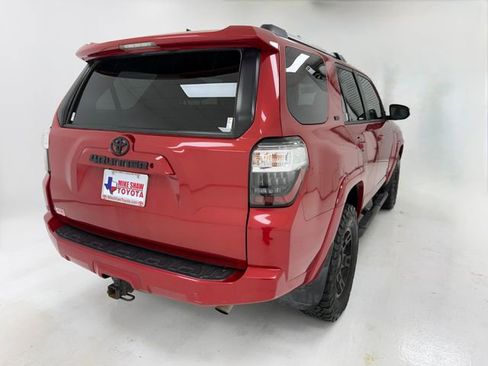 Used 2021 Toyota 4Runner SR5 AWD/4WD image 40