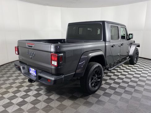 Used 2022 Jeep Gladiator Sport image 6