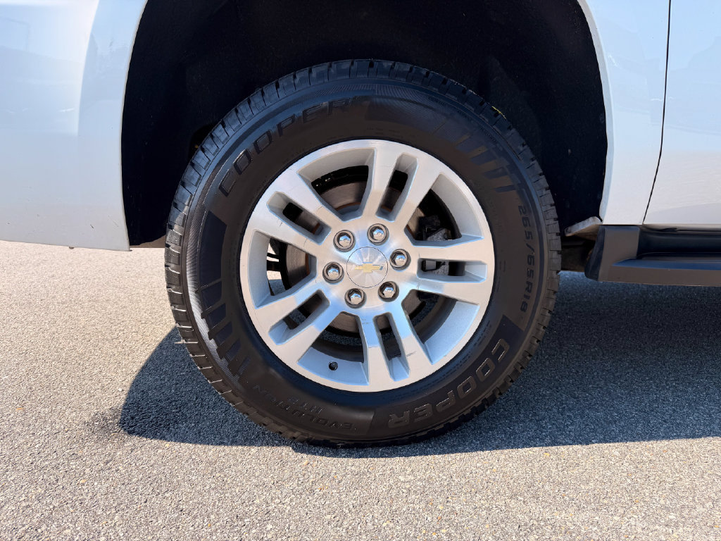 Used 2016 Chevrolet Suburban LT RWD image 30