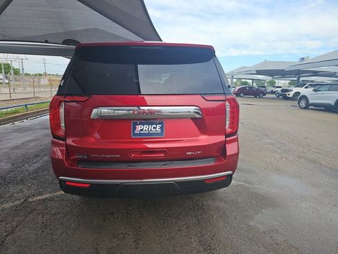 Used 2024 GMC Yukon XL SLT w/ SLT Luxury Package image 4