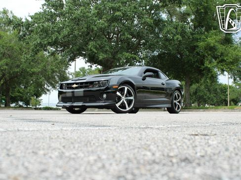 Used 2011 Chevrolet Camaro SS w/ RS Package image 3