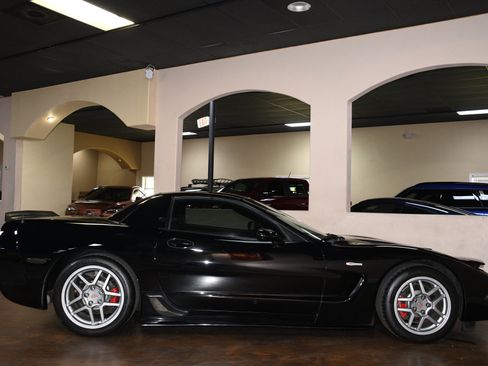 Used 2003 Chevrolet Corvette Z06 w/ Memory Package, 3 Drivers RWD image 52