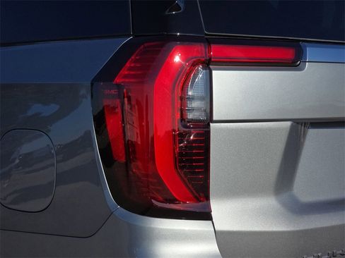 New 2026 GMC Yukon Denali w/ Sun & Power Step Package image 34