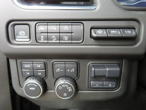 Used 2024 Chevrolet Tahoe High Country image 57