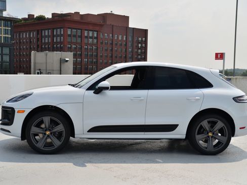 Used 2026 Porsche Macan image 2