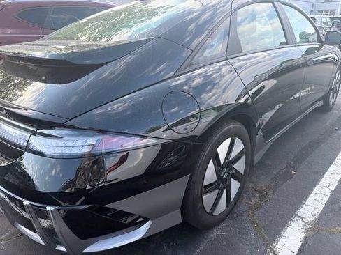 Used 2024 Hyundai Ioniq 6 SE RWD image 10