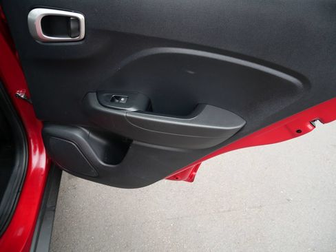 Used 2021 Hyundai Venue SE FWD image 21