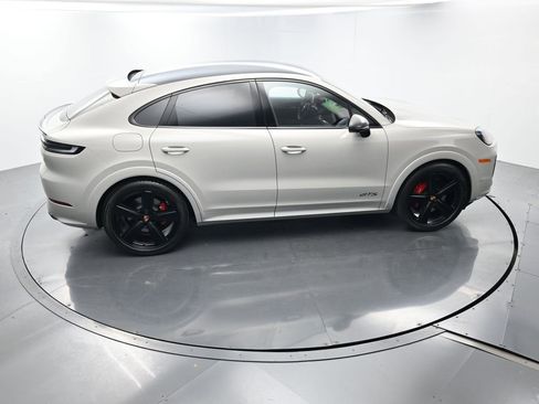 Certified 2026 Porsche Cayenne GTS AWD/4WD image 43