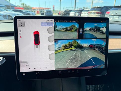 Used 2025 Tesla Model Y Long Range image 16