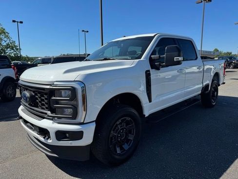 Used 2024 Ford F250 Lariat w/ Lariat Ultimate Package AWD/4WD image 3