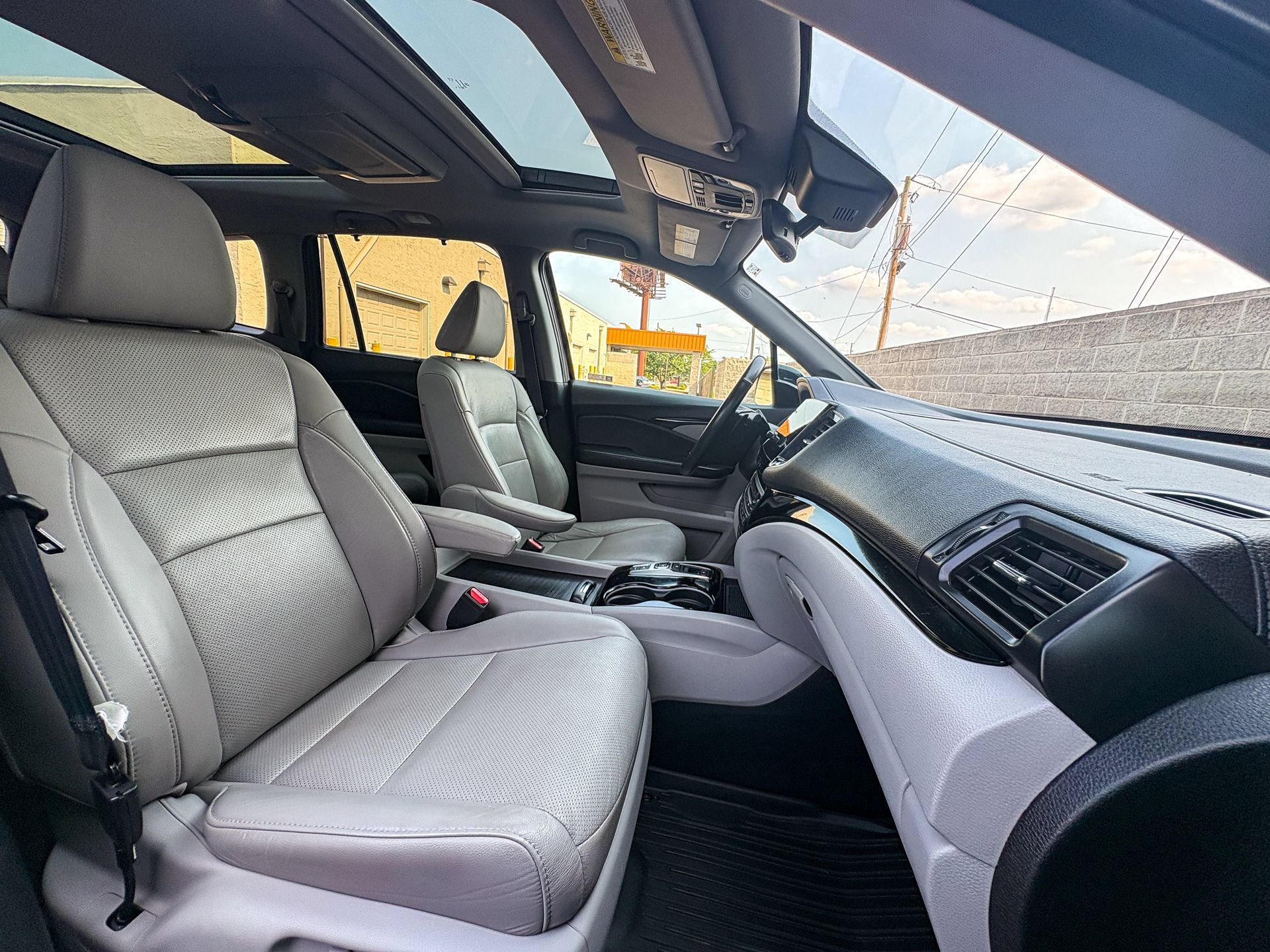 Used 2020 Honda Pilot Elite image 30