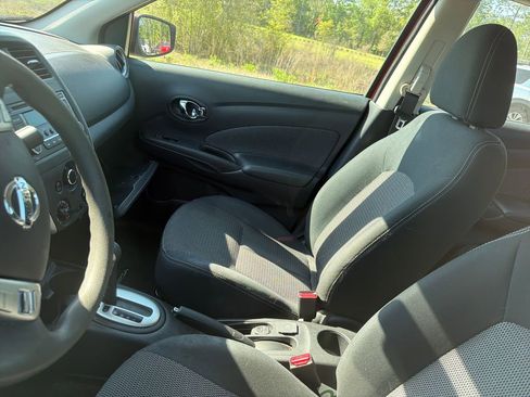 Used 2015 Nissan Versa SV image 10