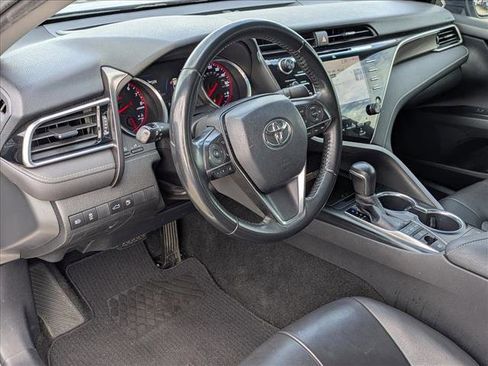 Used 2018 Toyota Camry XSE image 10