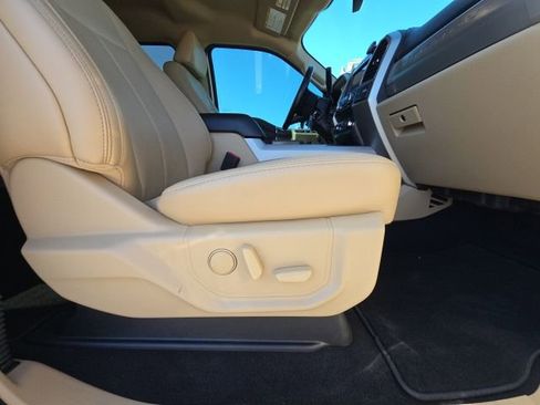 Used 2021 Ford F250 Lariat w/ Chrome Package image 20