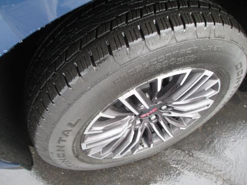 Used 2025 GMC Yukon Elevation w/ Elevation Premium Package image 13