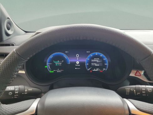 Used 2025 Toyota Sienna Limited image 15