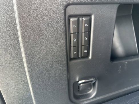 Used 2023 Ford Expedition Platinum image 13