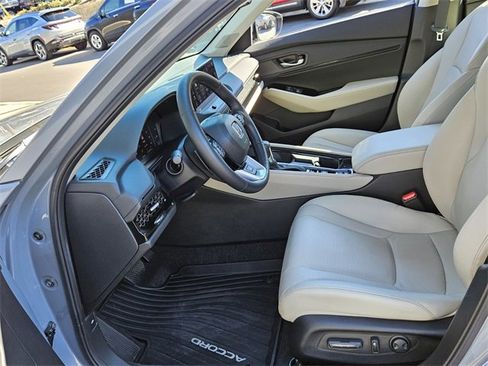 Used 2025 Honda Accord Touring image 11