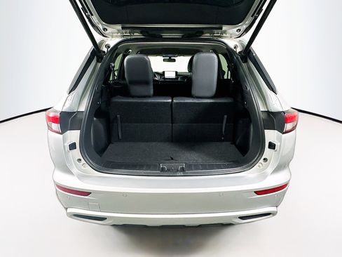 Used 2024 Mitsubishi Outlander SE image 31