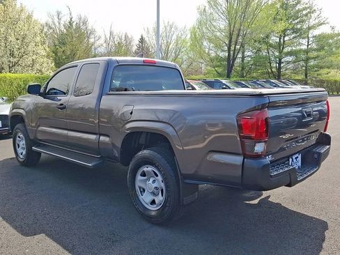Used 2020 Toyota Tacoma SR image 4