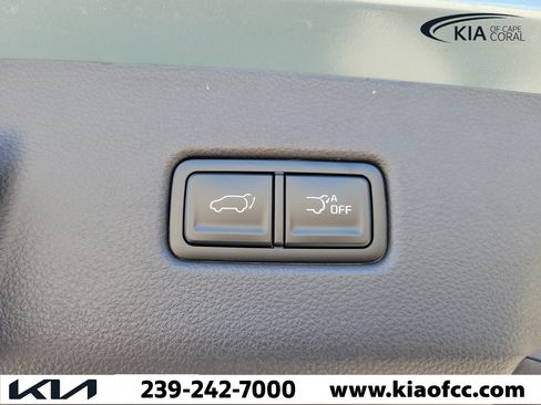 New 2027 Kia Carnival SX FWD image 11