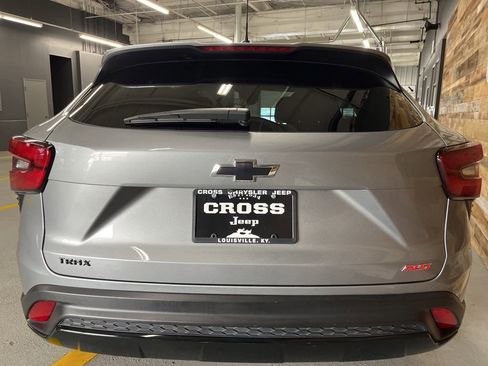 Used 2024 Chevrolet Trax RS image 18