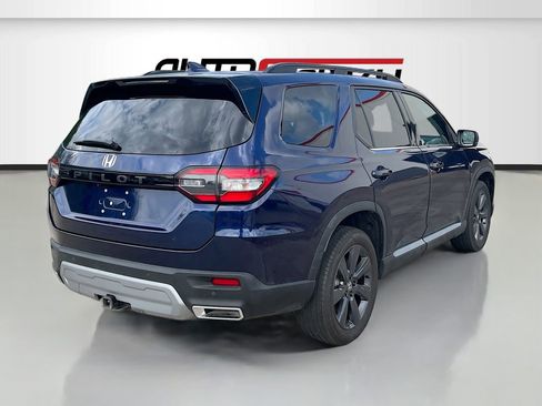Used 2024 Honda Pilot Touring image 7
