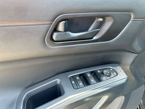 Used 2026 Nissan Pathfinder Rock Creek AWD/4WD image 13