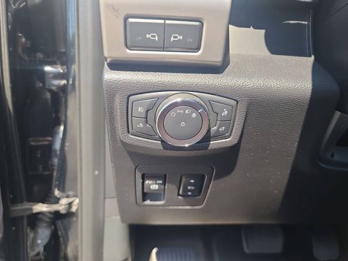 Used 2018 Ford F150 Platinum w/ Equipment Group 701A Luxury AWD/4WD image 24