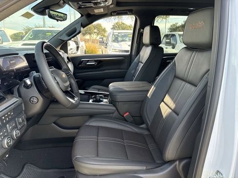 New 2026 Chevrolet Suburban High Country image 24