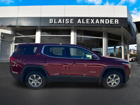 Used 2018 GMC Acadia SLE image 2