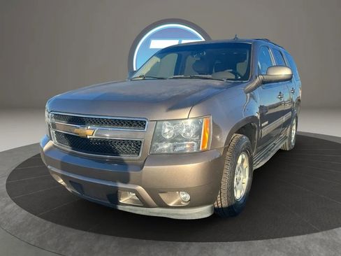 Used 2014 Chevrolet Tahoe LT w/ Luxury Package image 12