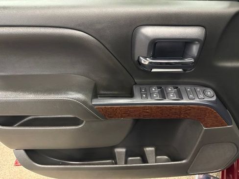 Used 2018 GMC Sierra 1500 SLE w/ SLE Value Package AWD/4WD image 11