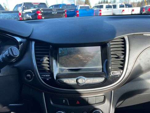 Used 2018 Chevrolet Trax LT w/ LT Convenience Package image 27