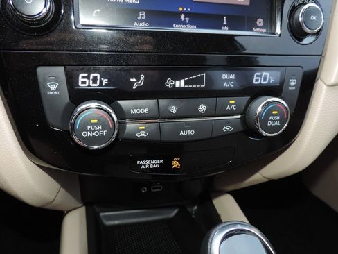 Used 2019 Nissan Rogue SV FWD image 23