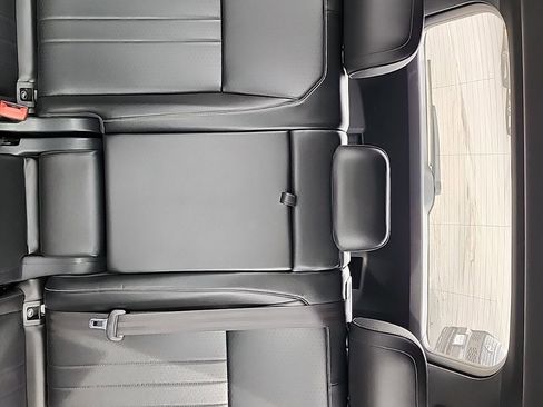 Used 2022 Volkswagen Tiguan SE R-Line image 22