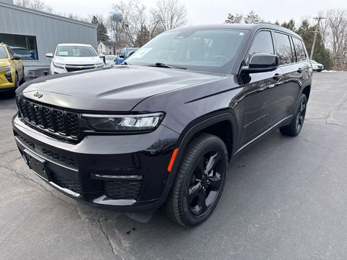 Used 2023 Jeep Grand Cherokee L Limited w/ Luxury Tech Group II image 7