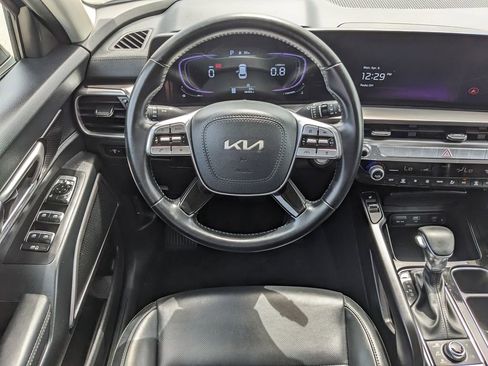 Used 2025 Kia Telluride S AWD/4WD image 16