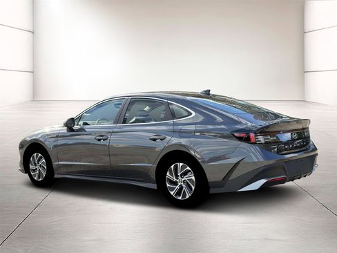 New 2026 Hyundai Sonata Blue FWD image 4