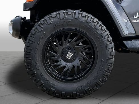 Used 2021 Jeep Gladiator Overland AWD/4WD image 11