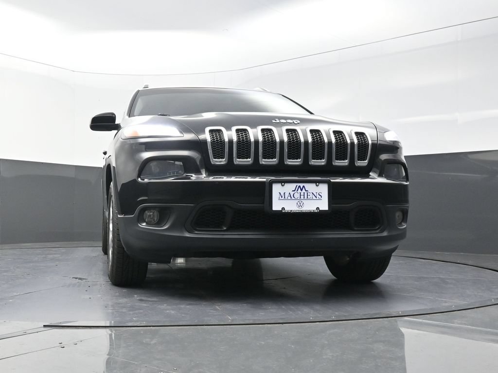 Used 2018 Jeep Cherokee Latitude AWD/4WD image 24