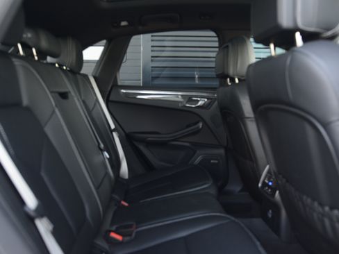 Certified 2026 Porsche Macan Turbo AWD/4WD image 34