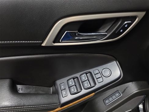 Certified 2019 GMC Yukon Denali w/ Open Road Package image 29