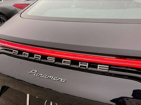 Used 2022 Porsche Panamera Platinum Edition image 20